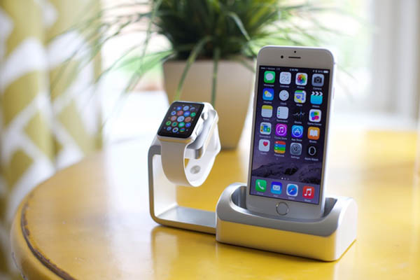 11 Cool Apple Watch Docking Systems to Display Your Watch in Style