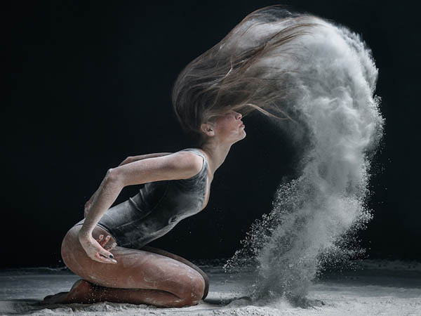 Stunning Dancer Portrait Reveal the Elegance of Bodily Movements