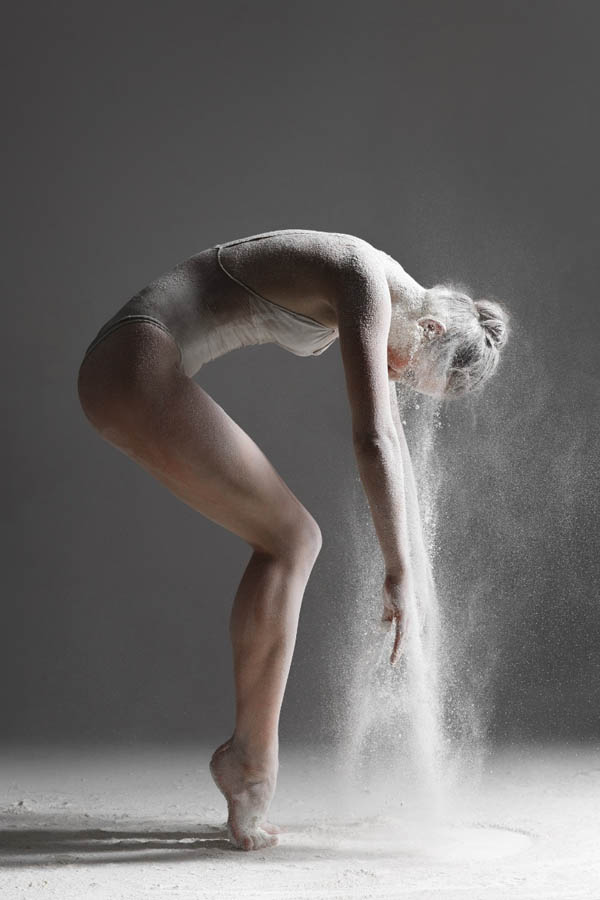 Stunning Dancer Portrait Reveal the Elegance of Bodily Movements