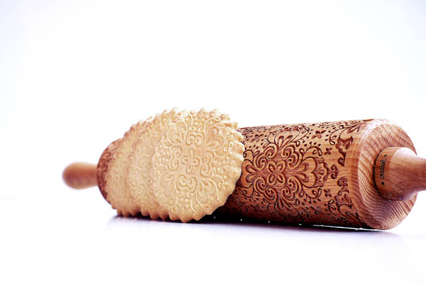 Laser Engraved Rolling Pins Help to Make Your Bakery Standout