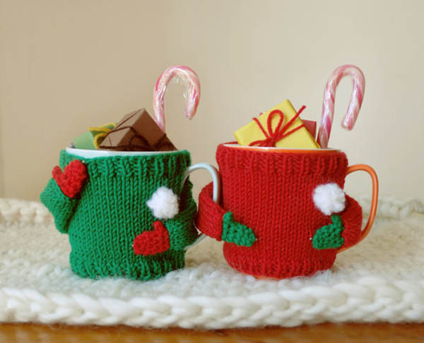 Cute Little Hand-knitted Sweater for Your Mugs