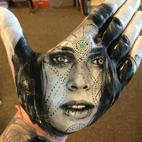 Realistic Portraits on Hands by Russell Powell