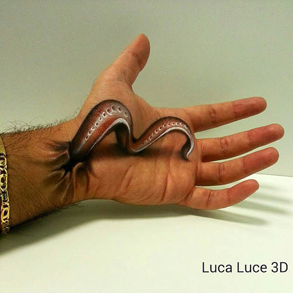 Optical Illusion Drawing on Palm by Luca Luce