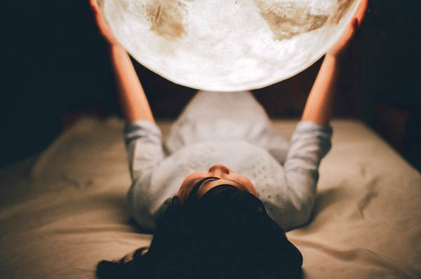 10 Cool Moon Inspired Products Design