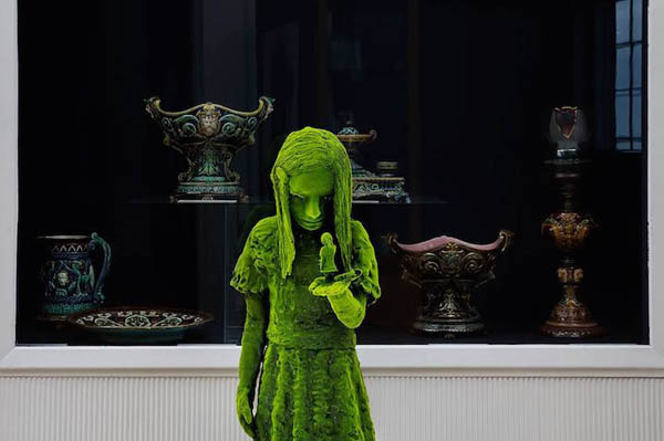 Moss People：Creepy Ceramic Sculptures by Kim Simonsson
