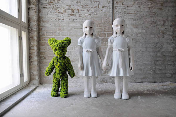 Moss People：Creepy Ceramic Sculptures by Kim Simonsson