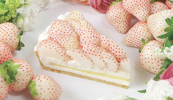 White Strawberry Tart: The Scent of First Love