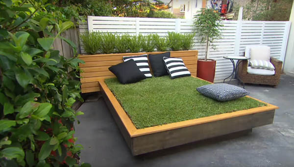 Grass Bed: a Cozy Green Oasis in Your Concrete Backyard