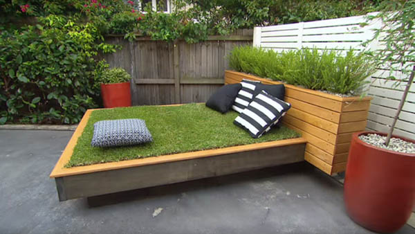 Grass Bed: a Cozy Green Oasis in Your Concrete Backyard