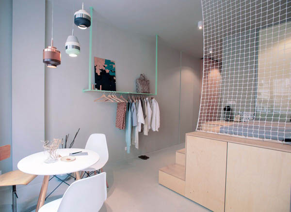 Small But Functional Apartment Designed for Travelers