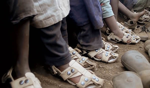 The Shoe That Grow With Kids' Feet