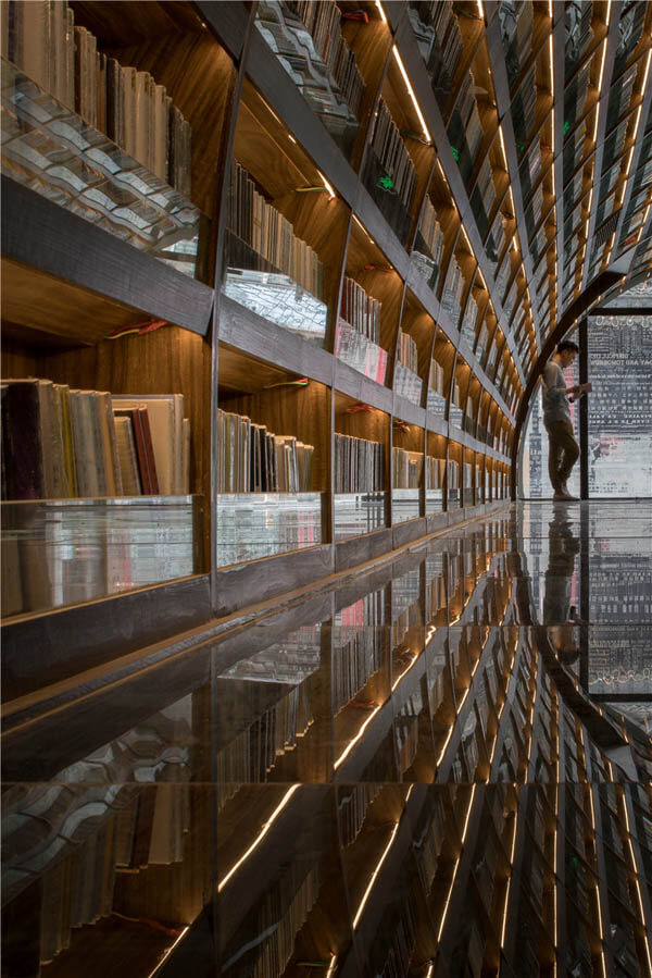Beautiful Chinese Library Creating a Whimsical Book World with Mirrored Glass Floor