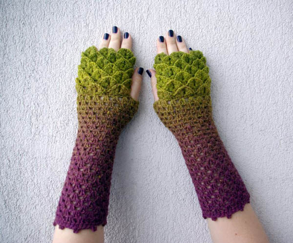 My crochet dragon scale gloves, love the colour transition on these. :  r/crochet