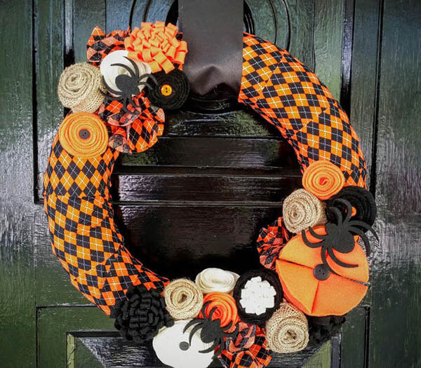 30 Creepily Awesome Halloween Wreaths Meet All Your Need