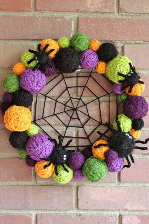 30 Creepily Awesome Halloween Wreaths Meet All Your Need