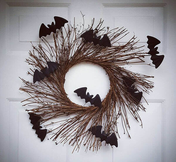 30 Creepily Awesome Halloween Wreaths Meet All Your Need