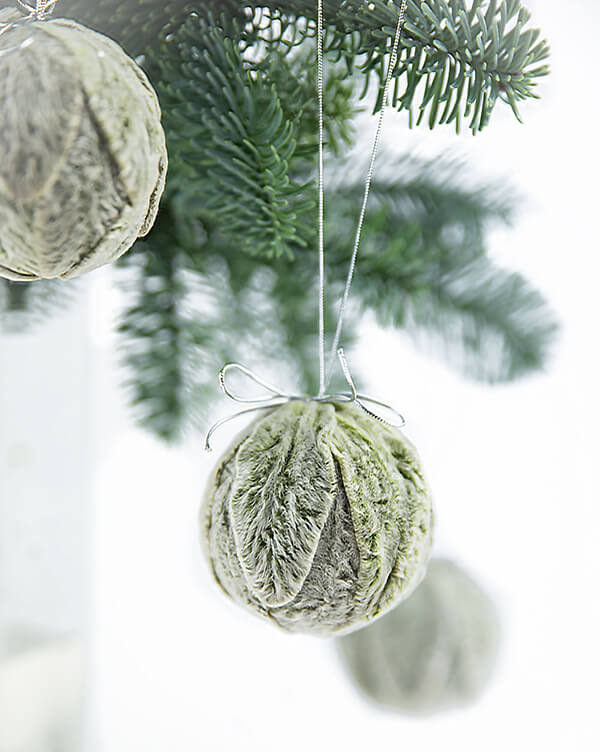 15 New Take on Christmas Tree Ornaments