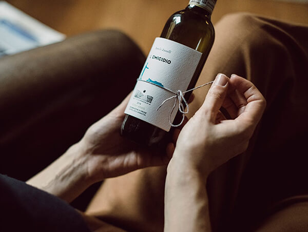 Innovative Wine Bottle Packaging Design Comes With Short Stories on Labels