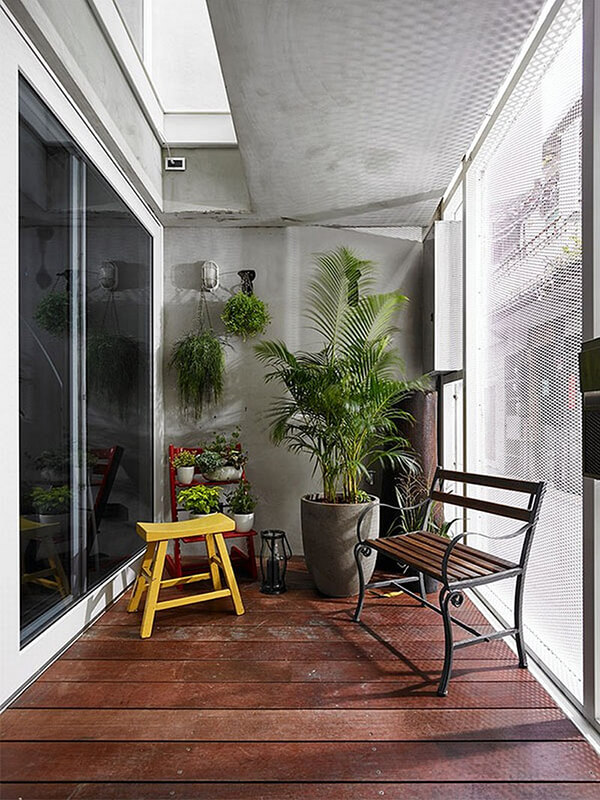 House W: The Unusual Old Three-story Townhouse with Glass Floor in Taipei