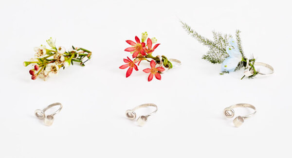 Ikebana Ring: Now You can Wear a Small Bouquet on Your Fingers