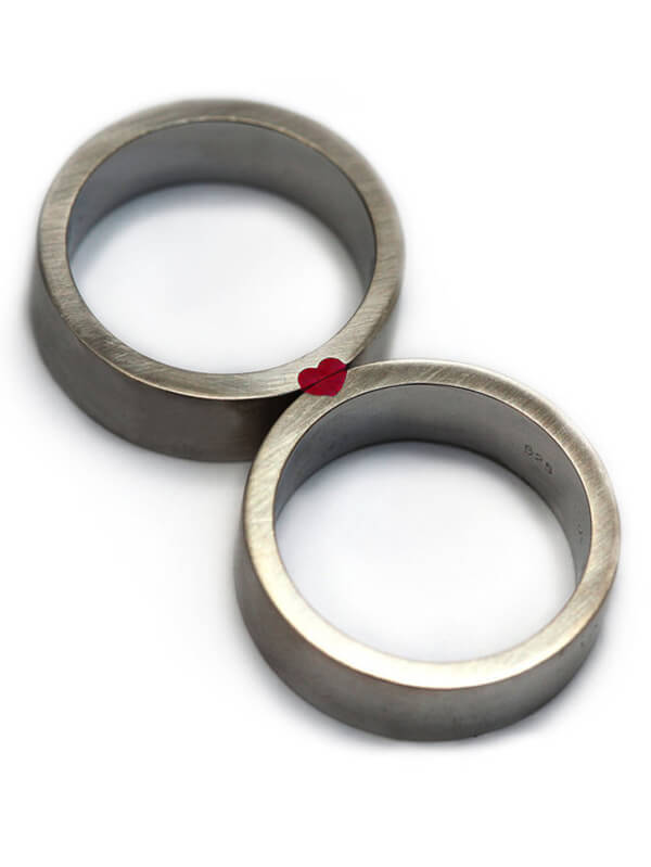 Matching Wedding Rings Can be Harmonic connected in One Simple Shape