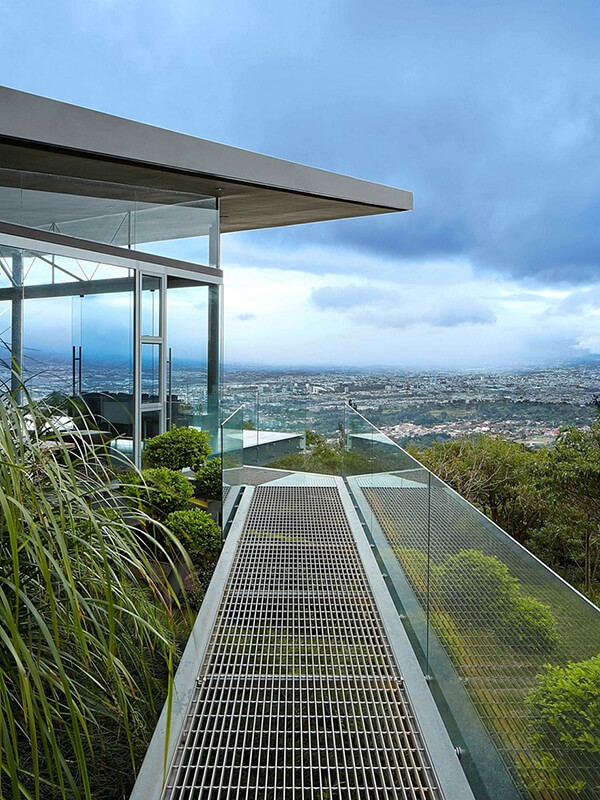 Open Glass House with Spectacular View of San Jose City