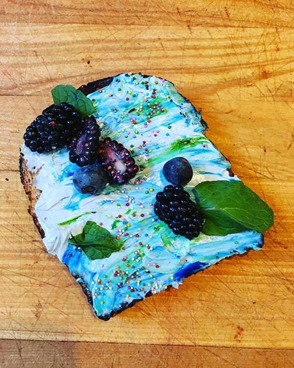 HMermaid Toast: The Most Magical Food on Instagram Now