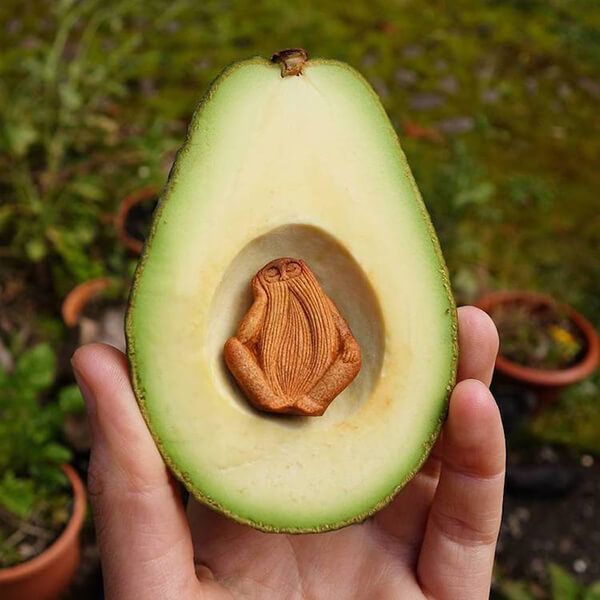 Miniature Sculptures Carved Out of Avocado Pit