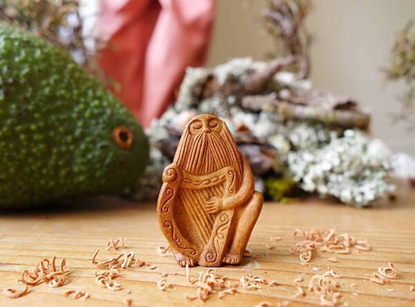 Miniature Sculptures Carved Out of Avocado Pit