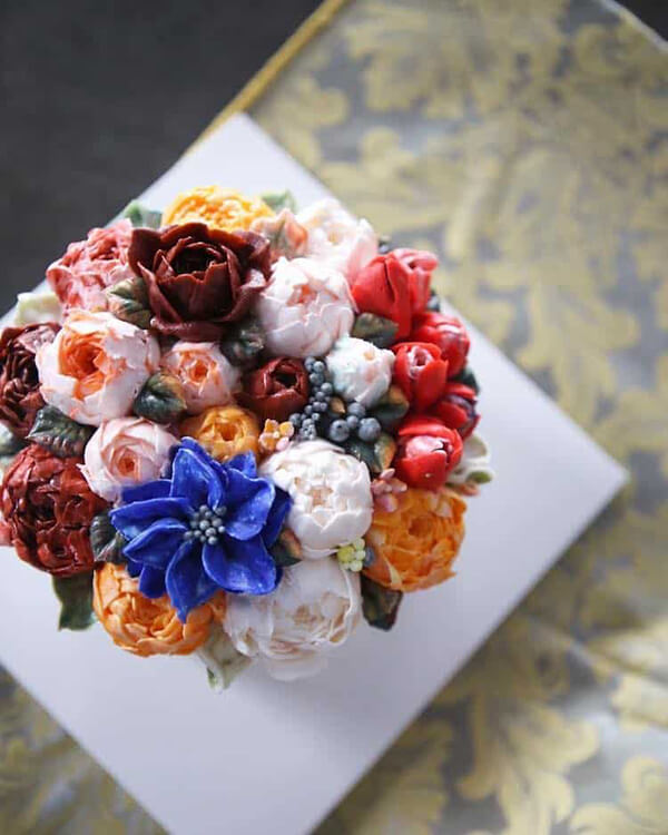 Realistic Floral Cake by Atelier Soo