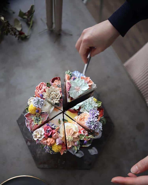 Realistic Floral Cake by Atelier Soo