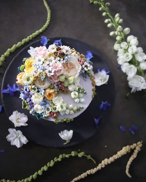 Realistic Floral Cake by Atelier Soo