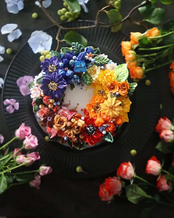 Realistic Floral Cake by Atelier Soo