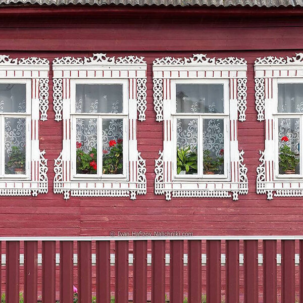 The Disappearing Art of Russia's Ornate Window