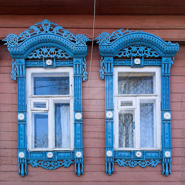 The Disappearing Art of Russia's Ornate Window