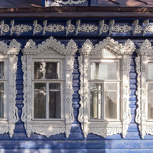 The Disappearing Art of Russia's Ornate Window