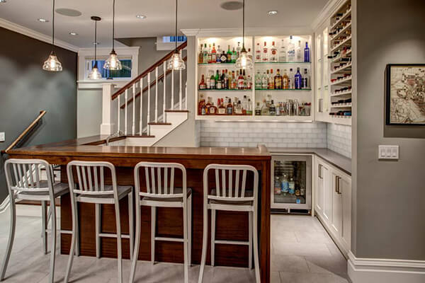 10 Bold Home Bar Designs