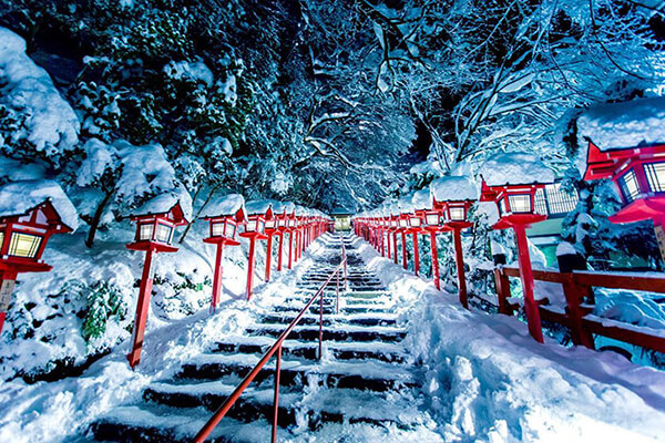 Magnificent Photos of Traditional Architectures of Japan in Snow