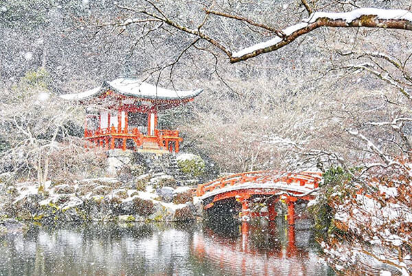 Magnificent Photos of Traditional Architectures of Japan in Snow