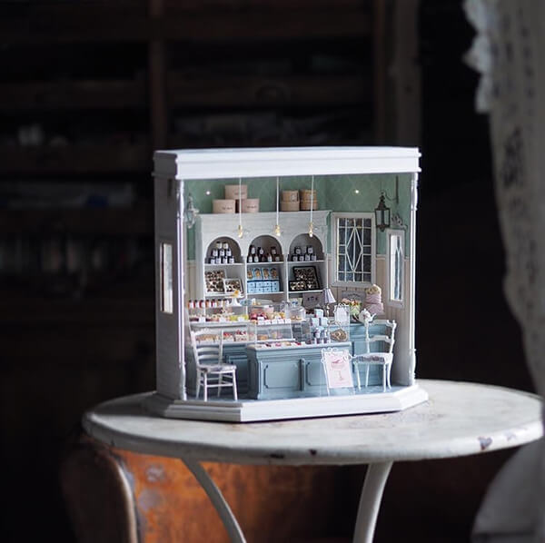 Impressive Handcraft Miniature Antique Dollhouse Furniture