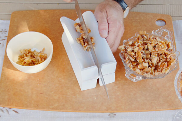 Slicex: A Cutting Board That Makes Slicing Small, Round Produce Faster And Safer