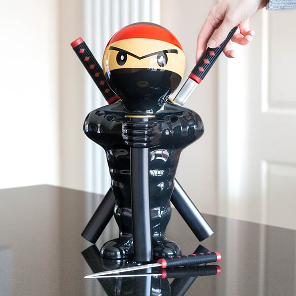 Kitchen Ninja: Playful Triple Knife Block