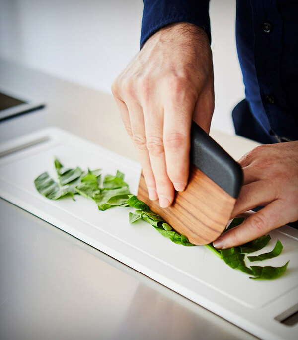 A Salad Knife That Does More Than Just Cut