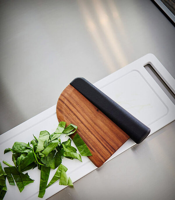 A Salad Knife That Does More Than Just Cut