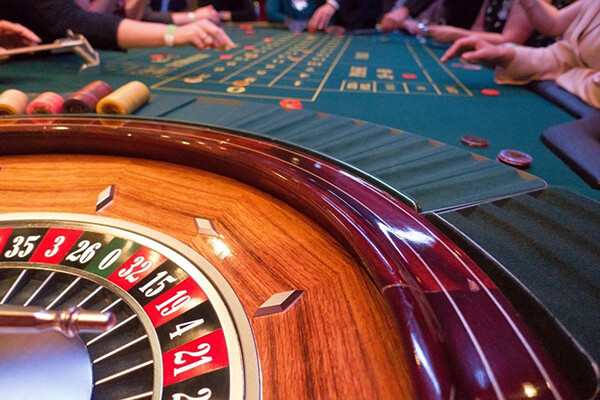 Throw a Lavish Casino-Themed Wedding