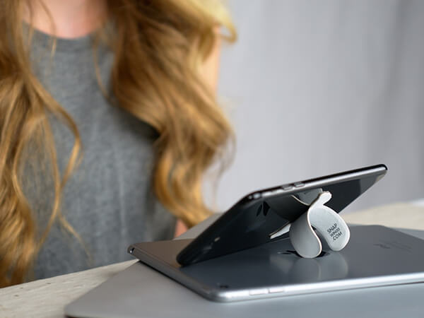 SnapWings: Your Ultra Slim Phone Stand