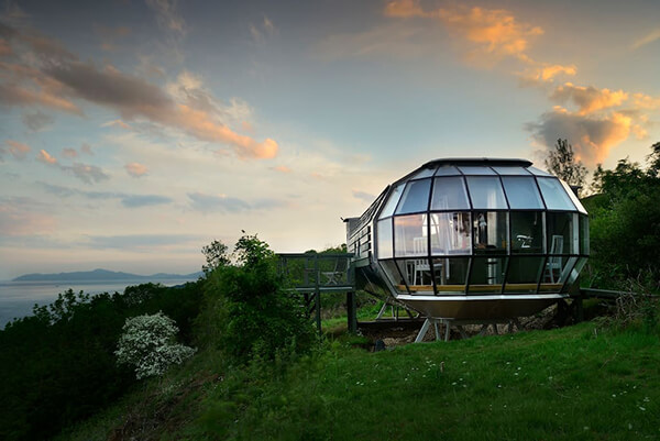 Airship 002: the tiny, submarine-like home located on Scottish Highlands