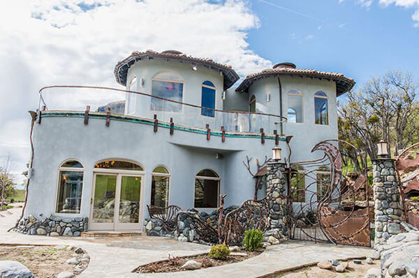 The Unusual Shining Hand Ranch Looks Like Come Out Directly from Your Fantasy Novels