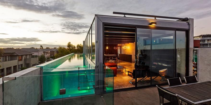 Skyline Drive House With Panoramic Views and a Glass Rooftop Pool