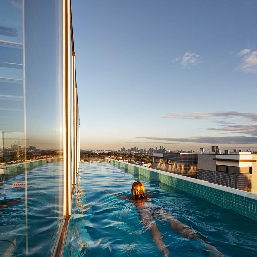 Skyline Drive House With Panoramic Views and a Glass Rooftop Pool